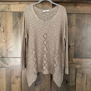 MOD Women’s Tan Scoop Neck Sweater